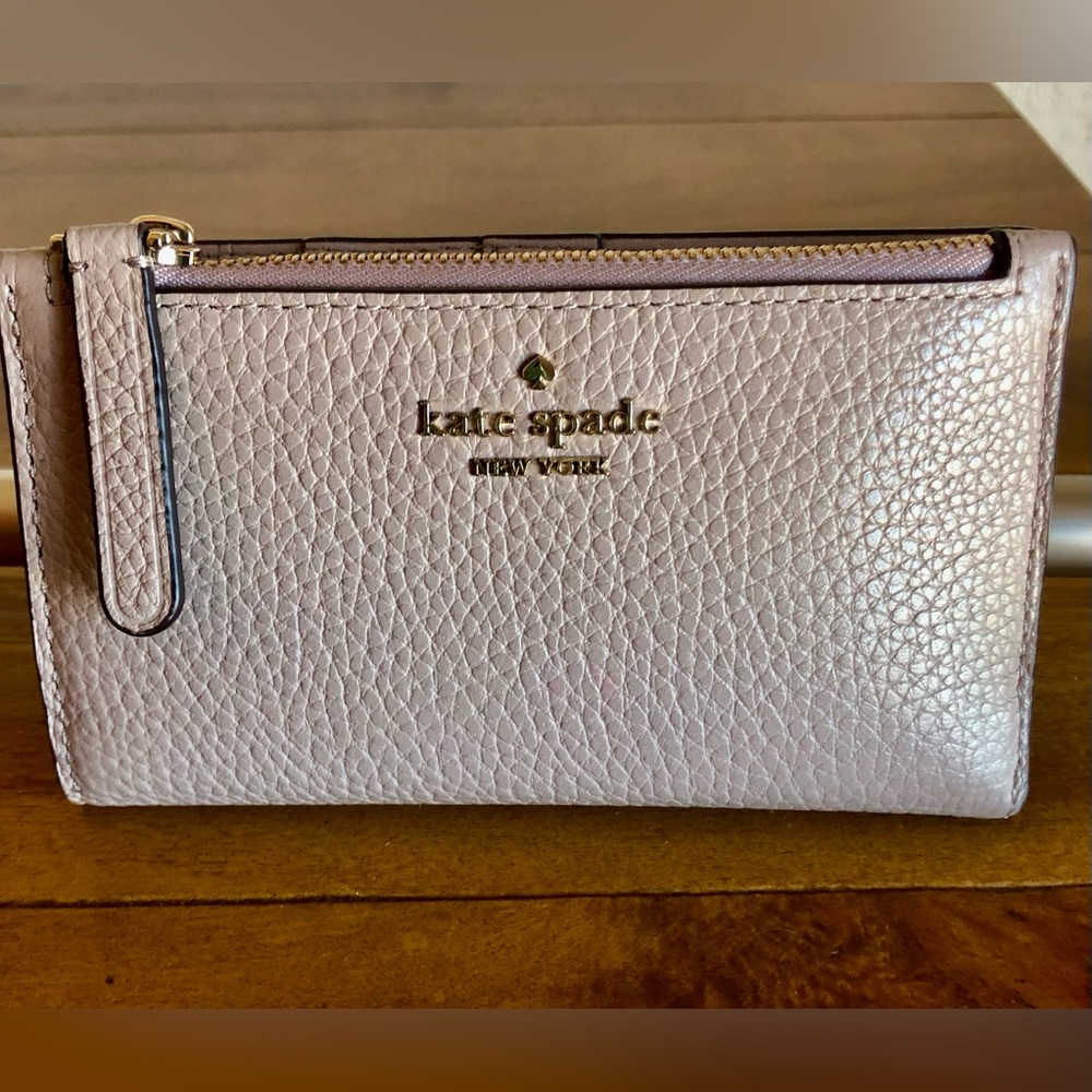 NWOT Kate Spade Pebble Leather Beige Wallet with Gold Details